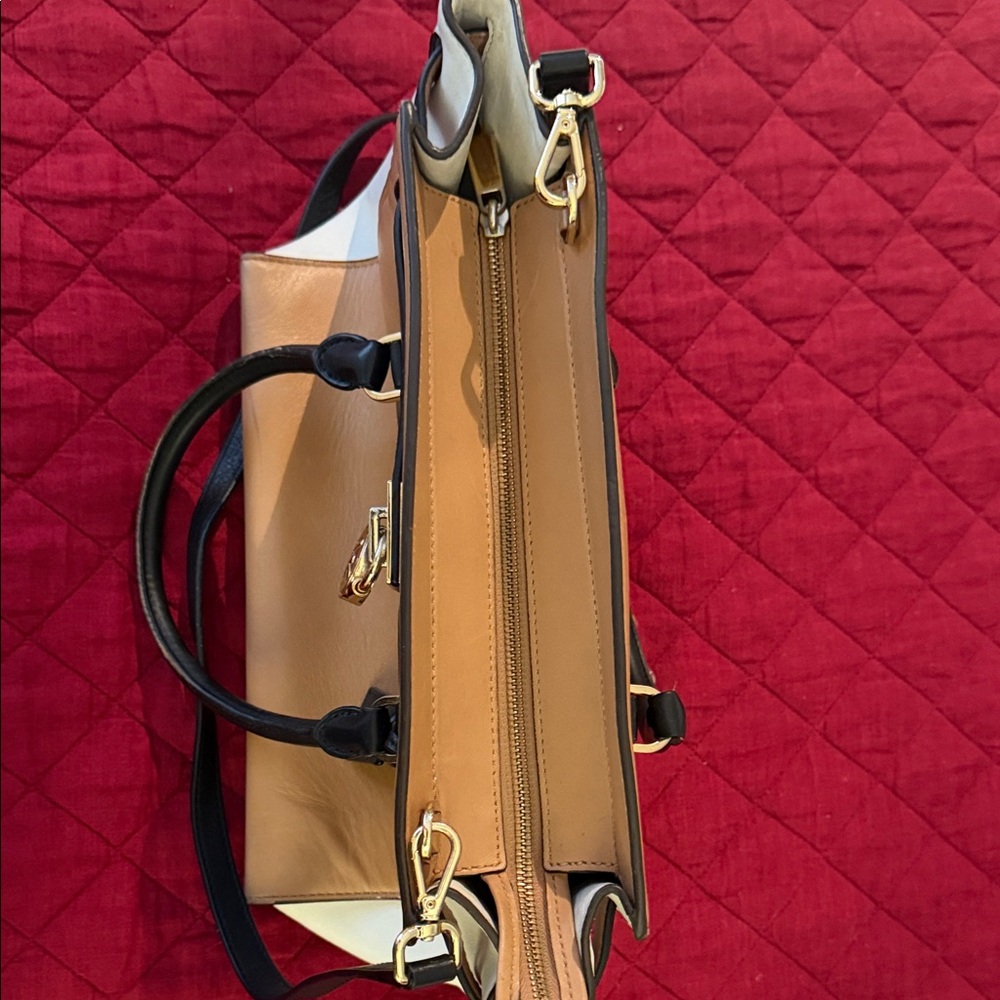 MICHAEL KORS Hamilton Satchel
Purse Tan White Black Color Block
Lock & Key FOB - Picture 7 of 7